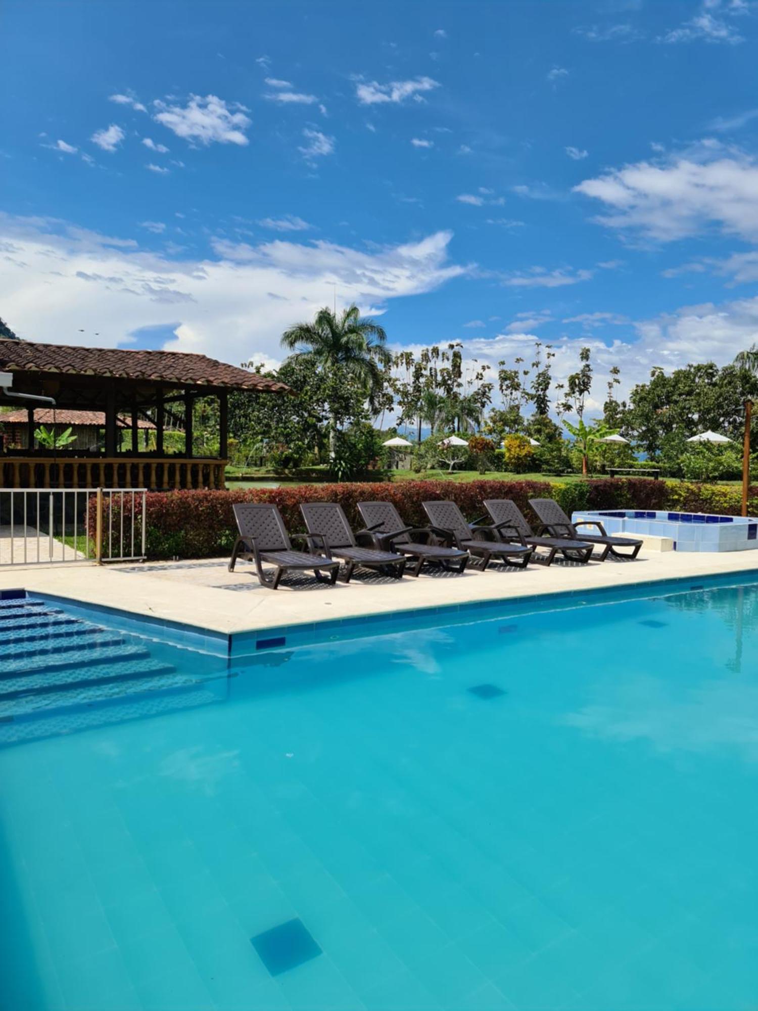Hotel Campestre Alameda Támesis Екстериор снимка
